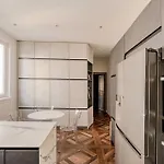 Luxurious 3-Bedroom Apartment Lafayette Printemps