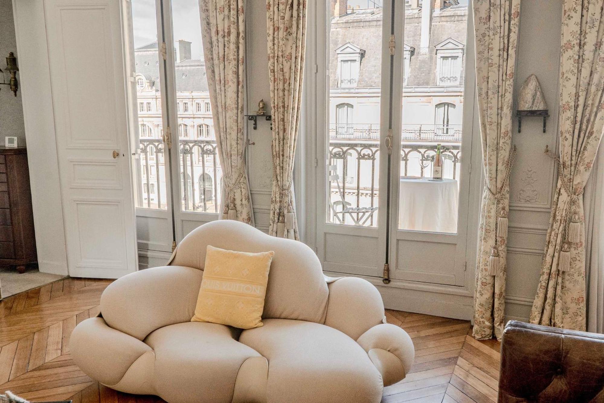 Luxurious 3-bedroom Lafayette Printemps Parigi
