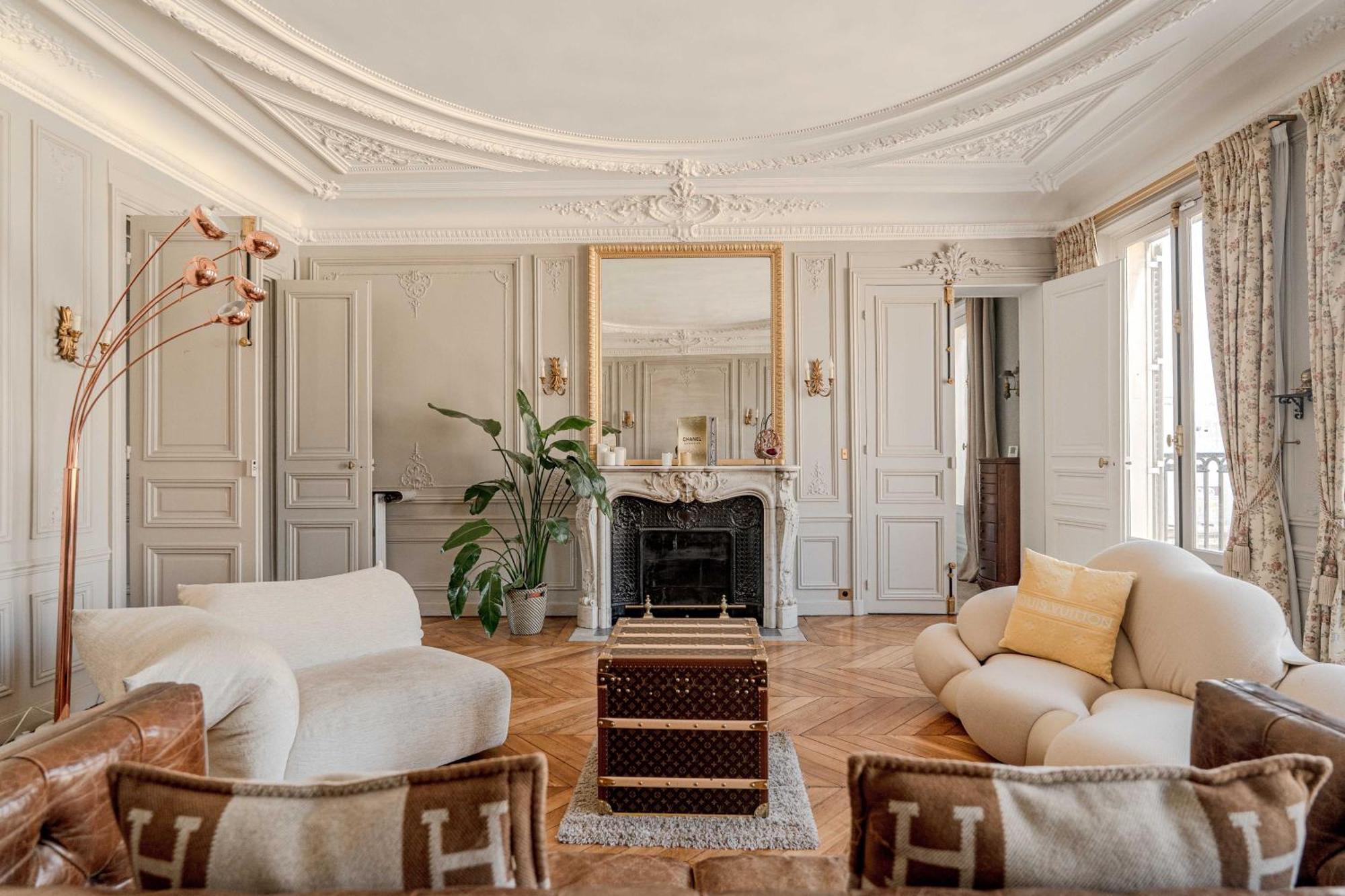 Luxurious 3-bedroom Lafayette Printemps Parigi